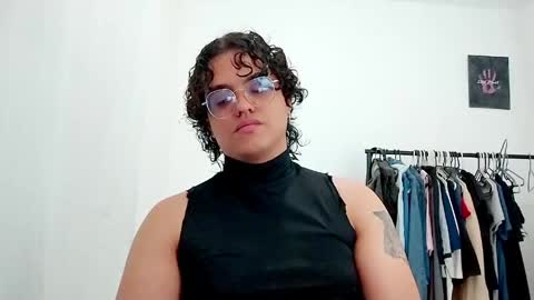 Snapshot of dan_blous chatting on 03/23/26, 12:25 Diane Blosson online show from 03/23/26, 12:25
