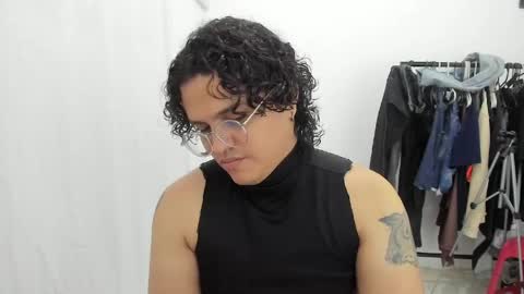 Snapshot of dan_blous chatting on 04/11/26, 11:53 Diane Blosson online show from 04/11/26, 11:53