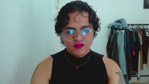 Snapshot of dan_blous chatting on 05/17/26, 01:25 Diane Blosson online show from 05/17/26, 01:25