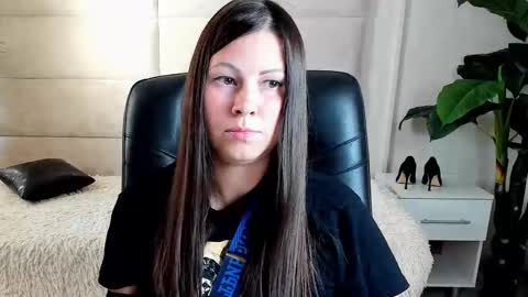 Snapshot of dana_dom chatting on 10/24/25, 02:52 Dana Dom online show from 10/24/25, 02:52