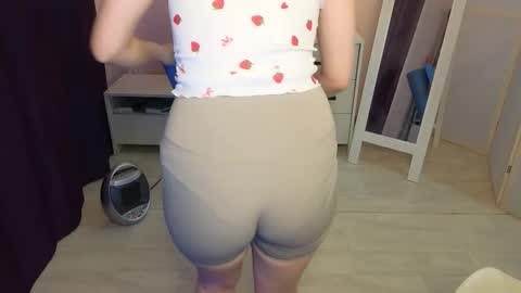 Snapshot of dana_magical chatting on 11/26/25, 05:03 DANA online show from 11/26/25, 05:03