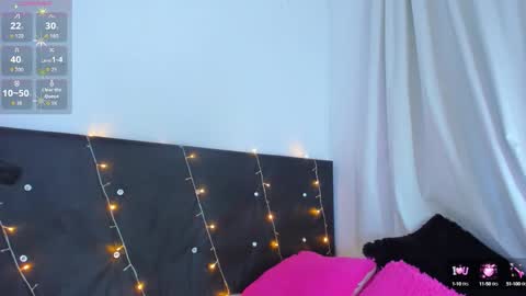 Snapshot of dana_moore_ chatting on 09/28/25, 04:07 danna online show from 09/28/25, 04:07