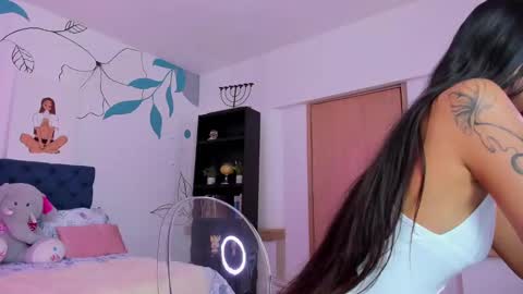 dana_paula online show from 10/18/25, 11:44