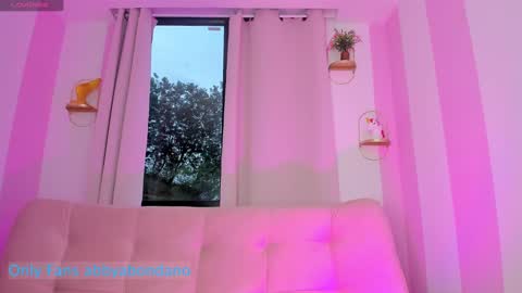 Snapshot of danafinet chatting on 09/17/25, 11:01  A B B Y  online show from 09/17/25, 11:01