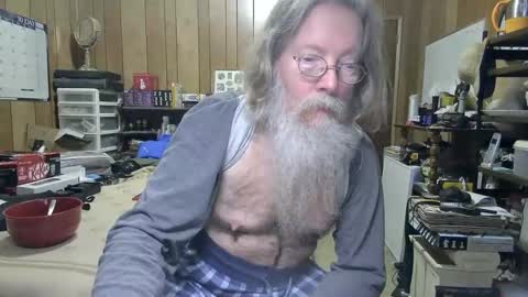 Snapshot of danagm chatting on 12/20/24, 05:18 Dana online show from 12/20/24, 05:18