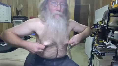 Snapshot of danagm chatting on 12/25/24, 12:59 Dana online show from 12/25/24, 12:59