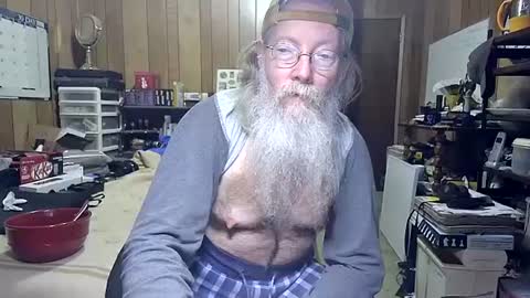 Snapshot of danagm chatting on 12/26/24, 05:19 Dana online show from 12/26/24, 05:19