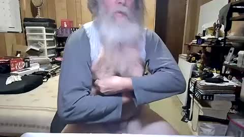 Snapshot of danagm chatting on 12/29/24, 02:31 Dana online show from 12/29/24, 02:31