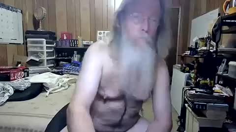 Snapshot of danagm chatting on 01/08/25, 06:09 Dana online show from 01/08/25, 06:09