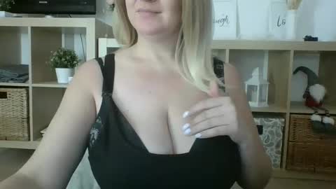 DanaHotMILF online show from 02/18/25, 08:05