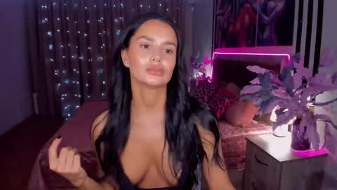 DanaMiers online show from 11/20/25, 04:23