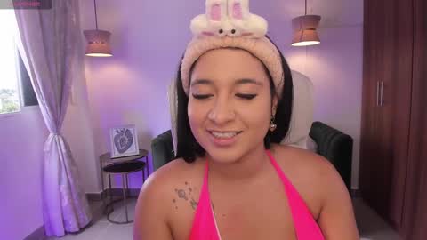 Snapshot of dandara_thompsson chatting on 10/15/25, 08:20 Dandara   online show from 10/15/25, 08:20