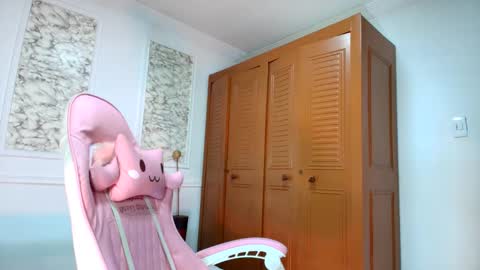 Snapshot of danellahouston chatting on 11/05/25, 07:14 Danella Houston online show from 11/05/25, 07:14