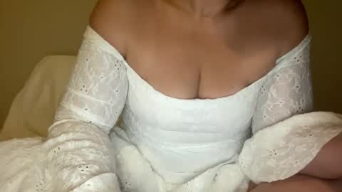 Snapshot of danerm5 chatting on 05/10/26, 06:18 Rosalia online show from 05/10/26, 06:18