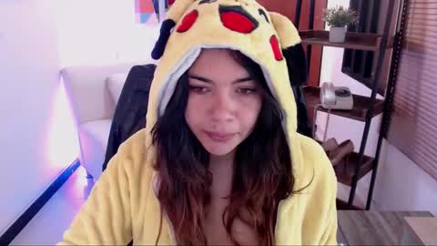 Veronica online show from 09/16/25, 11:55