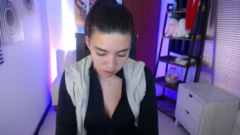 Veronica online show from 07/25/26, 12:03