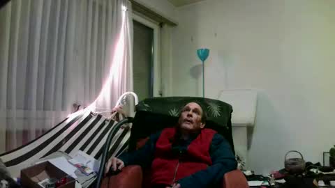 Snapshot of dangermousey005 chatting on 10/21/25, 11:49 dangermousey005 online show from 10/21/25, 11:49