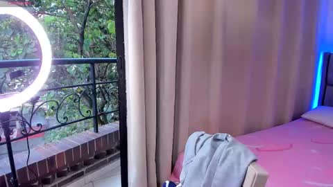 Snapshot of dani_cutee_ chatting on 11/16/25, 08:58 Dani online show from 11/16/25, 08:58