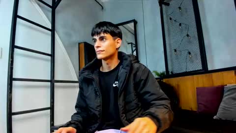 Snapshot of dani_mc chatting on 11/28/25, 11:46 dani_mc online show from 11/28/25, 11:46