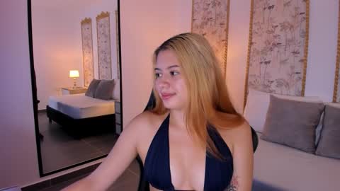 D A N I A online show from 10/30/25, 02:24