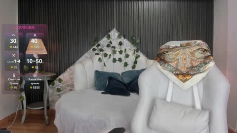 Snapshot of danicollinn chatting on 12/01/25, 08:36 Daniela online show from 12/01/25, 08:36