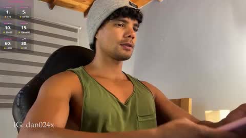 Snapshot of daniel0910s chatting on 12/01/25, 12:04 Daniel online show from 12/01/25, 12:04