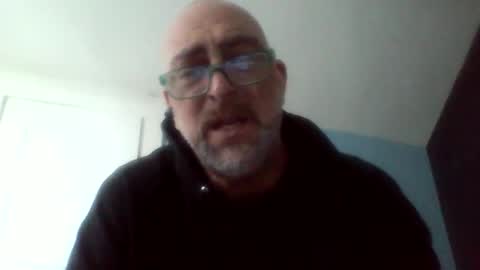 Snapshot of daniel_lbc chatting on 10/16/25, 06:31 Daniel online show from 10/16/25, 06:31