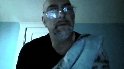 Snapshot of daniel_lbc chatting on 10/19/25, 09:59 Daniel online show from 10/19/25, 09:59
