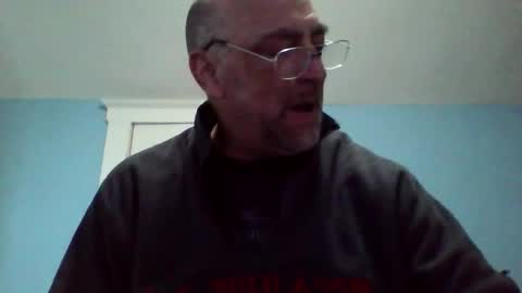Snapshot of daniel_lbc chatting on 10/21/25, 08:31 Daniel online show from 10/21/25, 08:31