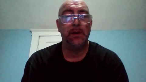 Snapshot of daniel_lbc chatting on 10/23/25, 01:10 Daniel online show from 10/23/25, 01:10