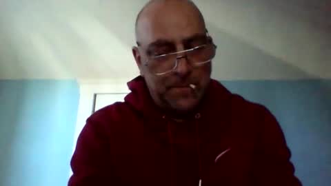 Snapshot of daniel_lbc chatting on 10/27/25, 06:45 Daniel online show from 10/27/25, 06:45