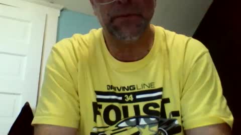 Snapshot of daniel_lbc chatting on 11/24/25, 05:34 Daniel online show from 11/24/25, 05:34