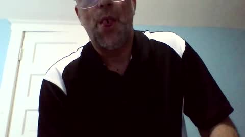 Snapshot of daniel_lbc chatting on 11/26/25, 07:59 Daniel online show from 11/26/25, 07:59