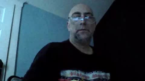 Snapshot of daniel_lbc chatting on 12/01/25, 02:11 Daniel online show from 12/01/25, 02:11