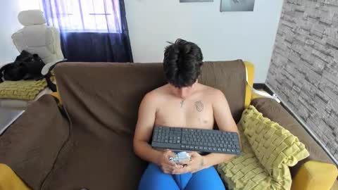 daniel_leon_c online show from 04/29/26, 06:47