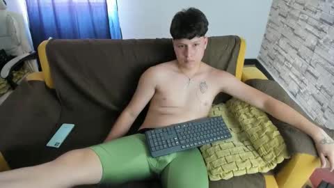 daniel_leon_c online show from 05/11/26, 06:49