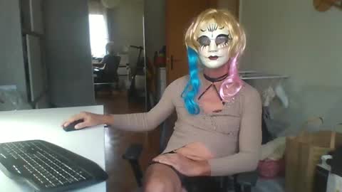 newcumer online show from 12/19/24, 10:24