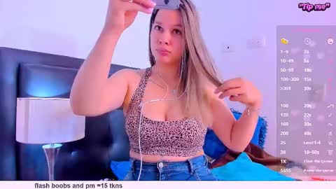 Snapshot of daniela_beauty chatting on 01/07/26, 12:51 daniela online show from 01/07/26, 12:51