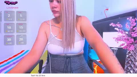 Snapshot of daniela_beauty chatting on 02/23/26, 06:05 daniela online show from 02/23/26, 06:05