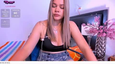 Snapshot of daniela_beauty chatting on 02/26/26, 09:36 daniela online show from 02/26/26, 09:36