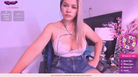 Snapshot of daniela_beauty chatting on 07/01/26, 05:02 daniela online show from 07/01/26, 05:02