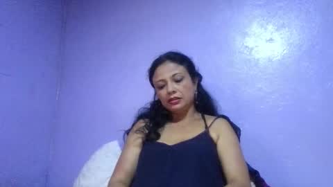 daniela_love1 online show from 11/06/25, 08:21