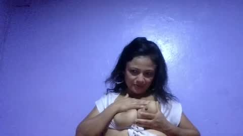daniela_love1 online show from 05/05/26, 12:40