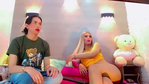 Snapshot of daniela_pink_ chatting on 12/15/25, 08:57 daniela_pink_ online show from 12/15/25, 08:57