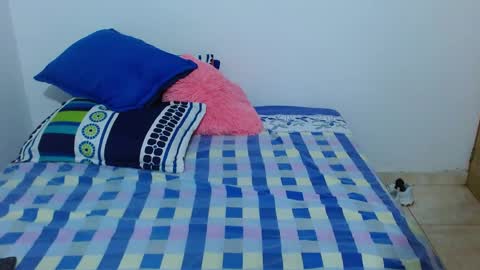 Snapshot of daniela_pra chatting on 04/13/26, 12:05 daniela_pra online show from 04/13/26, 12:05