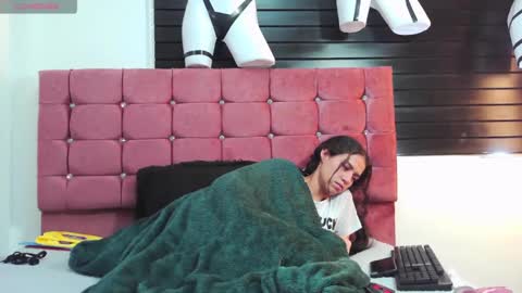 danielarivasth online show from 01/23/25, 09:39