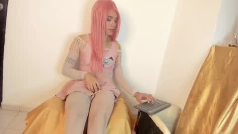 Snapshot of danielamay00 chatting on 06/18/26, 09:14 danielamay00 online show from 06/18/26, 09:14