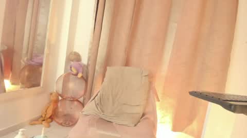 Snapshot of danielamay00 chatting on 07/12/26, 09:50 danielamay00 online show from 07/12/26, 09:50