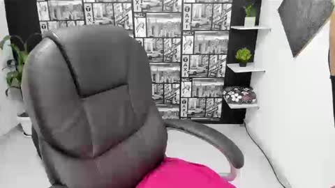 danielamonroe online show from 09/08/25, 08:30