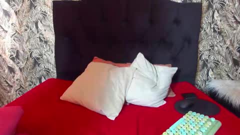 danielamonroe online show from 11/18/25, 08:46